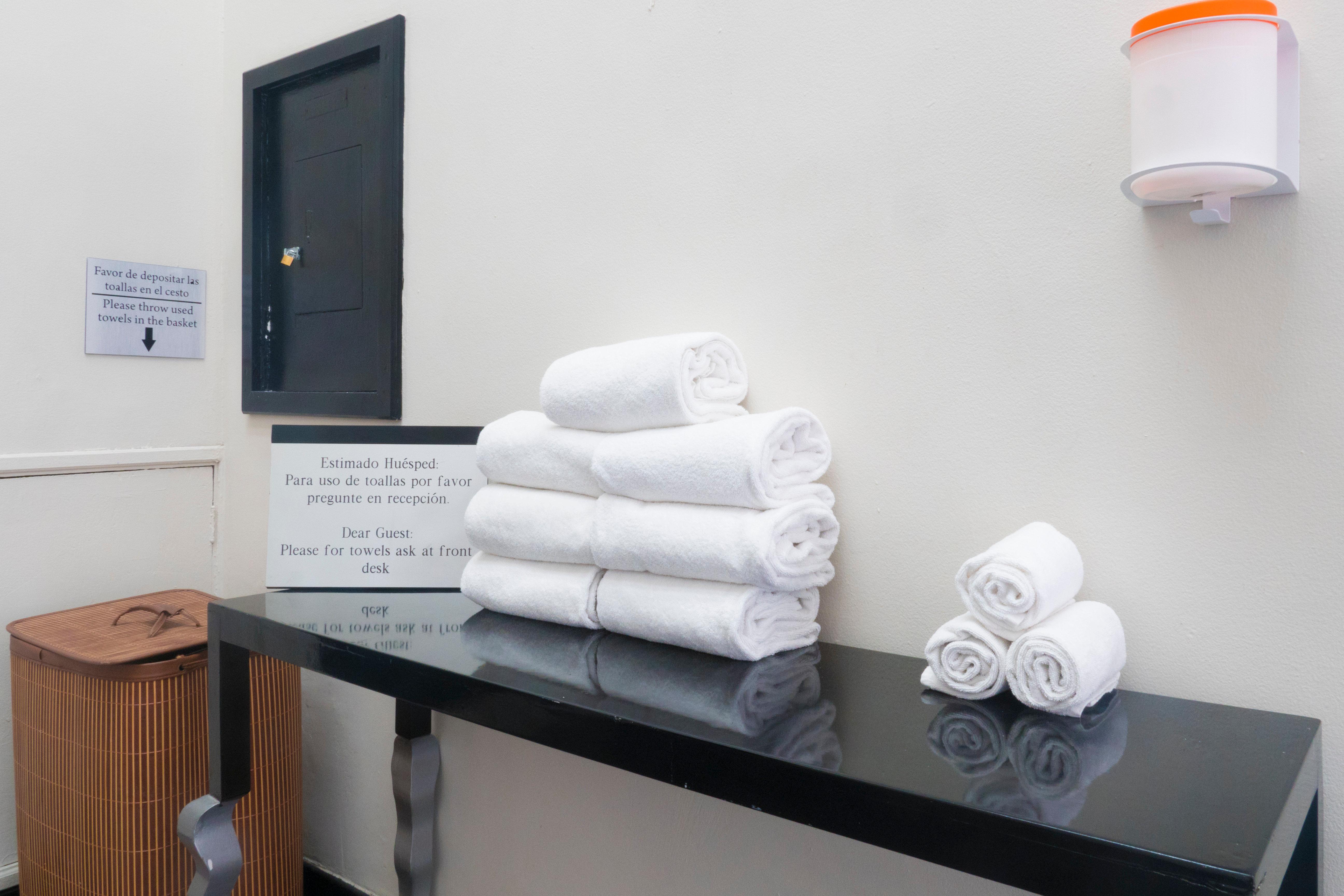 Holiday Inn Monterrey-Parque Fundidora By Ihg Экстерьер фото Clean towels in a hotel room