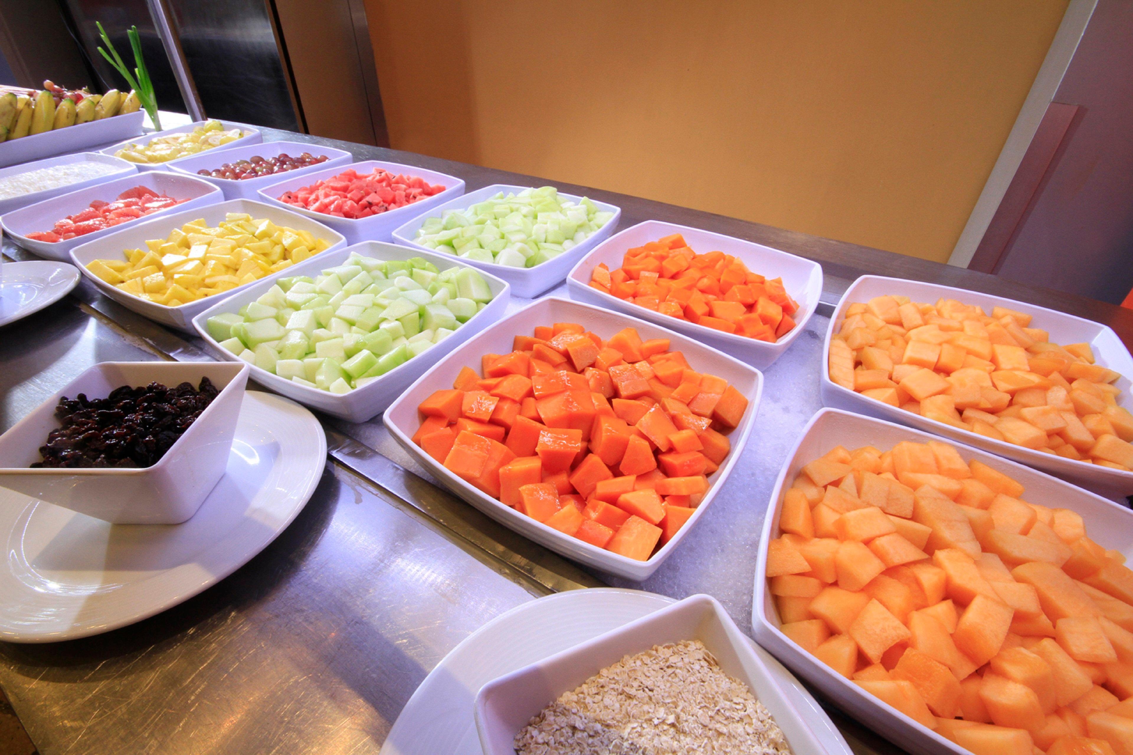 Holiday Inn Monterrey-Parque Fundidora By Ihg Экстерьер фото Fruit salad