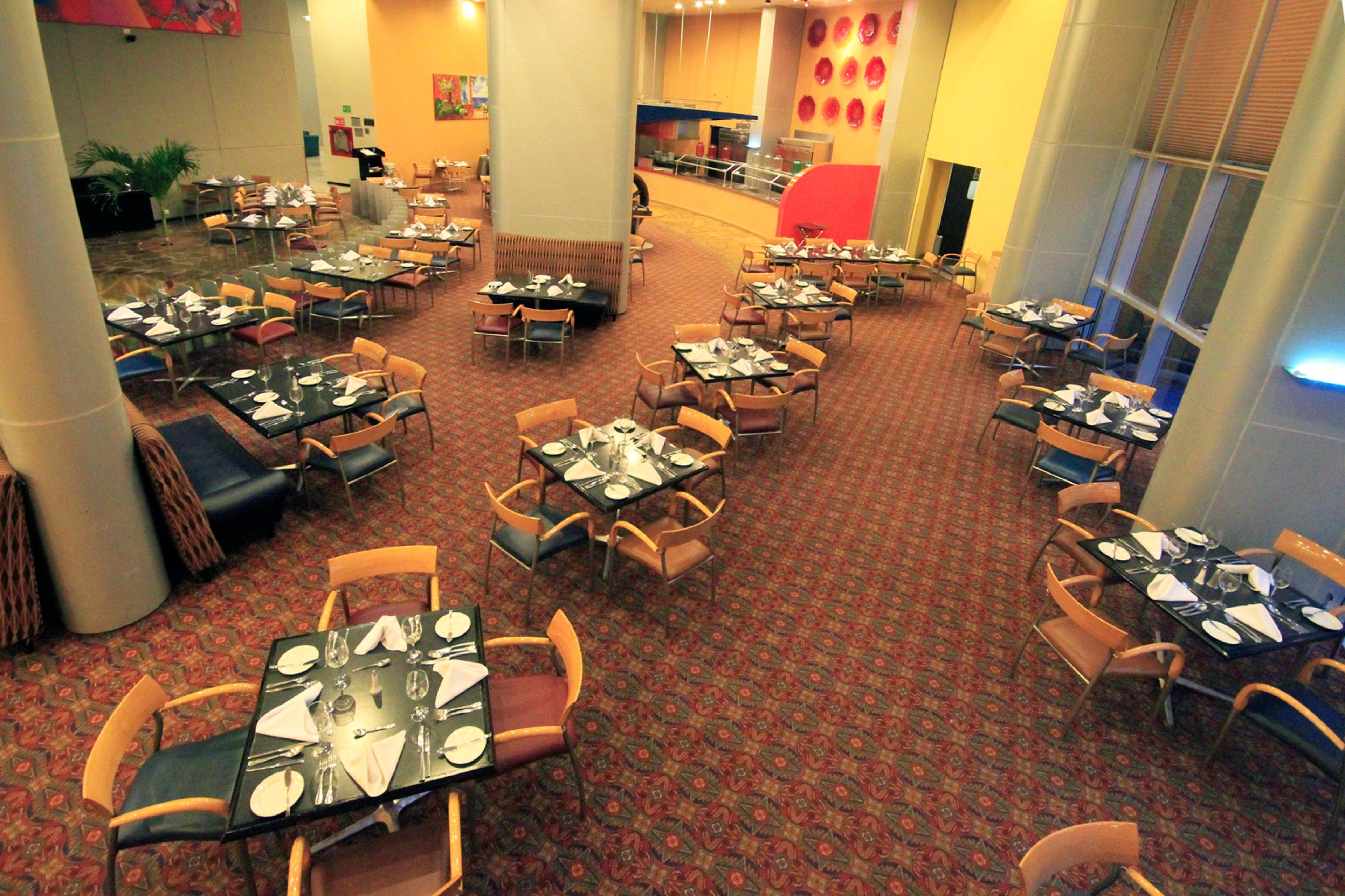 Holiday Inn Monterrey-Parque Fundidora By Ihg Экстерьер фото The restaurant