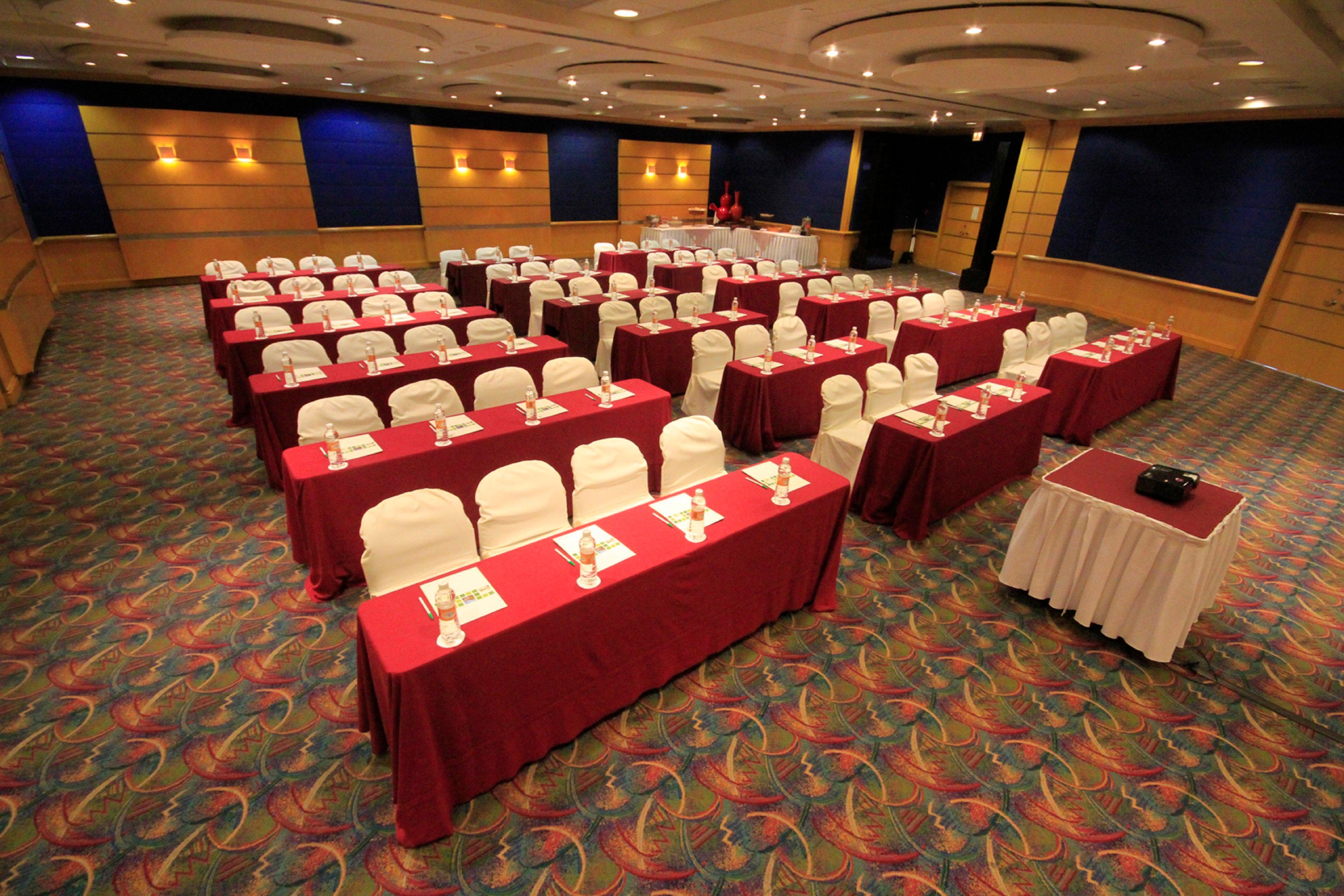 Holiday Inn Monterrey-Parque Fundidora By Ihg Экстерьер фото A meeting room at a hotel