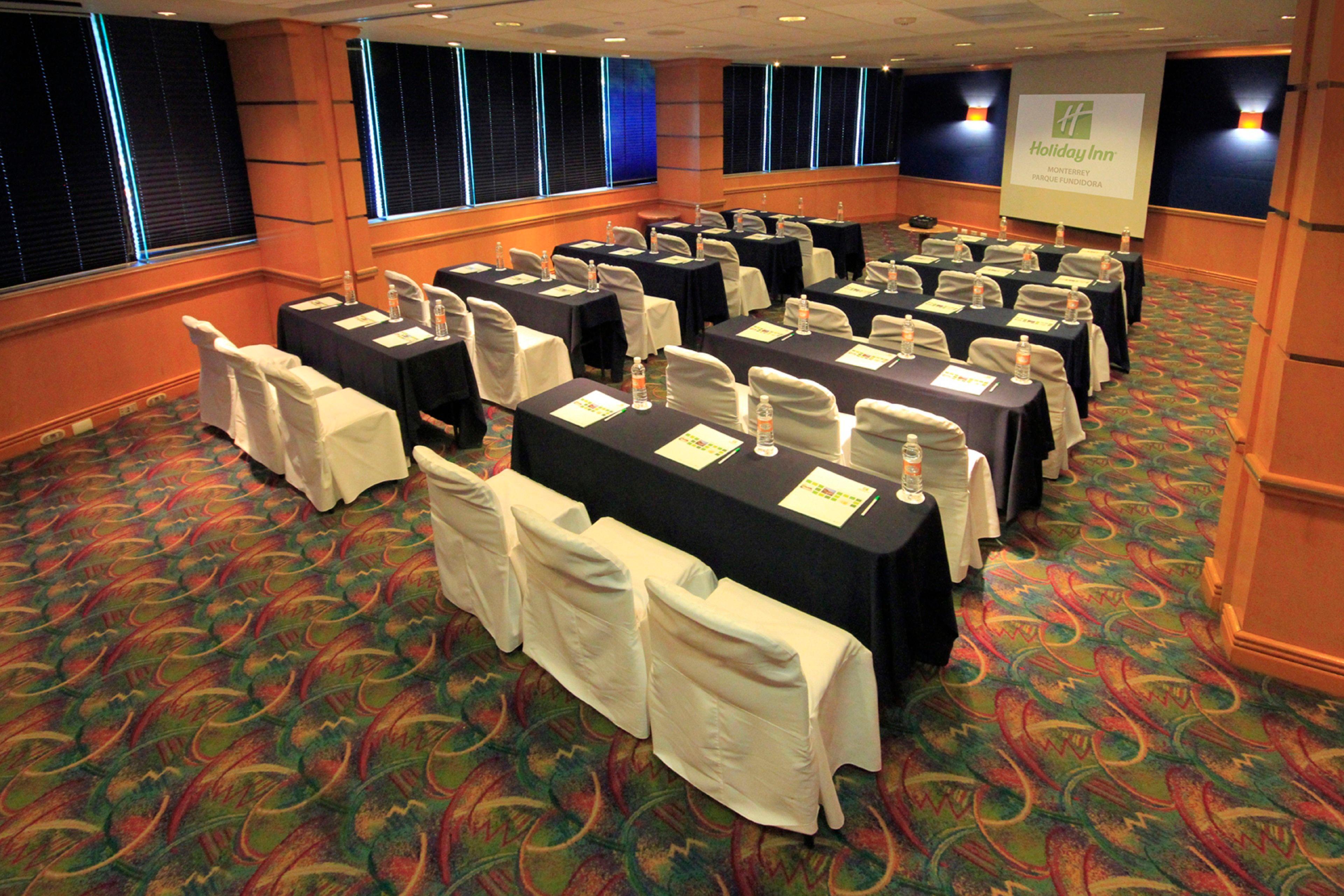 Holiday Inn Monterrey-Parque Fundidora By Ihg Экстерьер фото A typical classroom layout