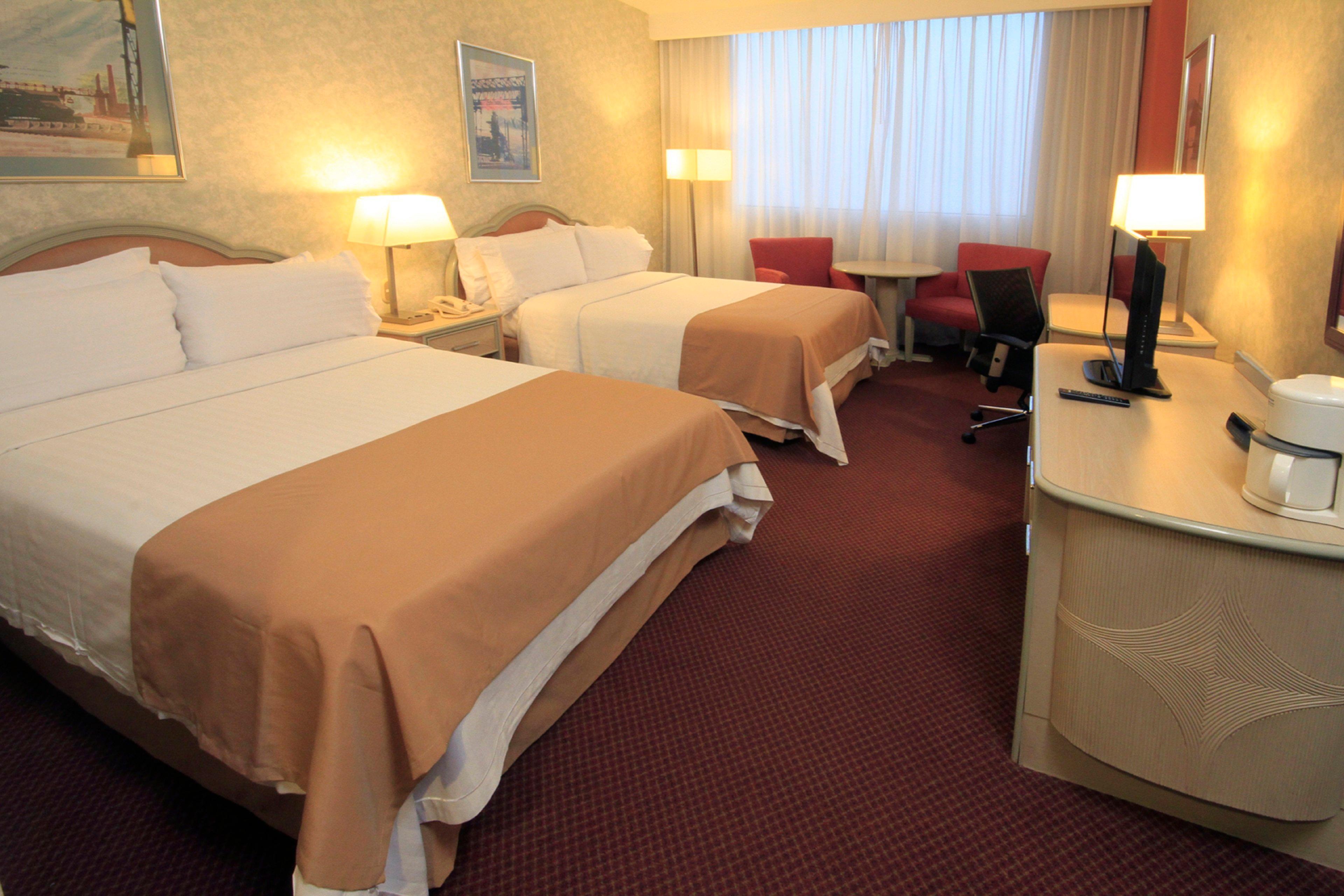 Holiday Inn Monterrey-Parque Fundidora By Ihg Экстерьер фото A typical guest room at the Holiday Inn