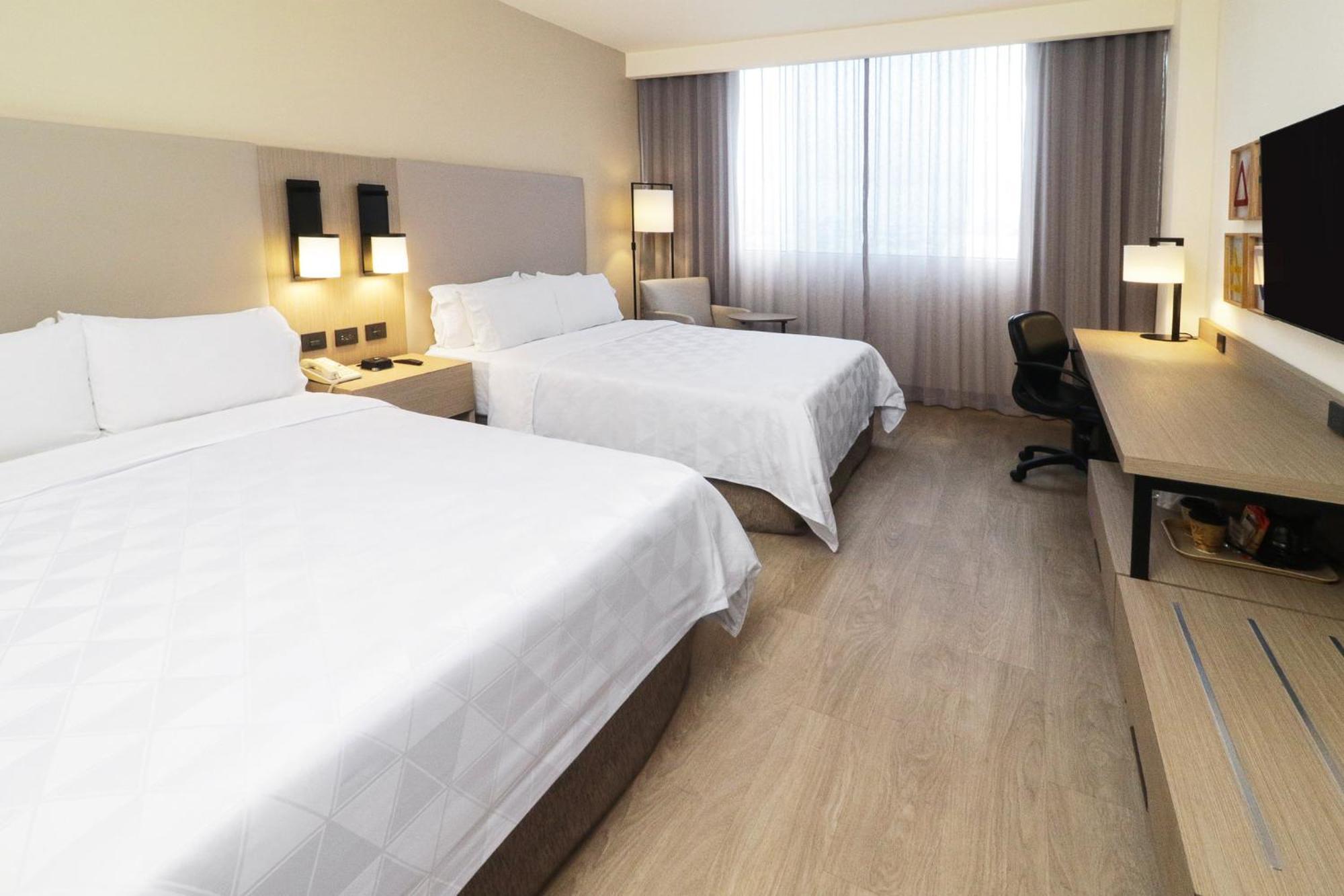 Holiday Inn Monterrey-Parque Fundidora By Ihg Экстерьер фото A room at the hotel